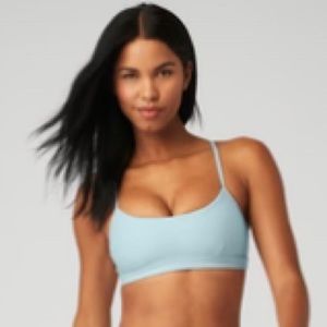 ALO Yoga Airlift Intrigue bra, chalk blue, S